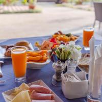 Jídlo v hotelu nebo okolí