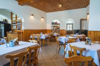 Restoran või mõni muu söögikoht majutusasutuses Penzion a vinařství Vyskočil Strachotín