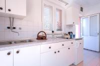 Kuchnia lub aneks kuchenny w obiekcie Apartment Katarina Vrboska