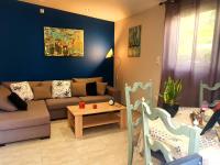 A seating area at Ilias' cosy and relaxing apartment
