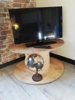 Televízia a/alebo spoločenská miestnosť v ubytovaní Le Nid douillet splendide Linge fourni