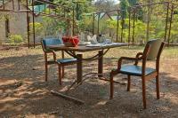 Un jardín fuera de Bison Retreat - Pench