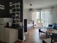 Kuchyňa alebo kuchynka v ubytovaní 16 Apartamenty Ptak Szpital Matki Polki Szpital Kopernika Mandoria Orientarium Atlas Arena Plac Zabaw - Zamojska 20a m16 Parking