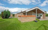 Zahrada ubytování Two-Bedroom Holiday Home In Broager