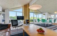 TV a/nebo společenská místnost v ubytování Two-Bedroom Holiday Home In Broager