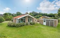 Zahrada ubytování Two-Bedroom Holiday Home In Broager