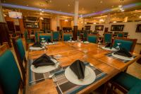 En restaurant eller et andet spisested på Royal Reach Udawalawe