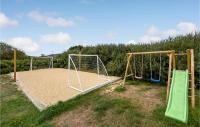 Herní místnost nebo prostor pro děti v ubytování 4 Bedroom Awesome Home In Ringkøbing