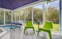 Bazén v ubytování Holiday Home Gåsehagevej Ebeltoft Vi nebo v jeho okolí