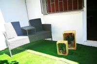 Posezení v ubytování Apartment with private patio