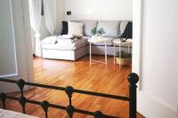 Posezení v ubytování Apartment with private patio