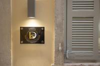 Certifikát, hodnocení, plakát nebo jiný dokument vystavený v ubytování Davina The City Central Suite