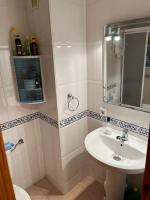 Kúpeľňa v ubytovaní Apartamento en Costa Ballena, Urb. Playa Ballena
