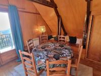 Posedenie v ubytovaní Chalet 5 personnes, proche ski et rando, balcon sud, TV, lave-linge - FR-1-393-165