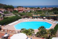 Bazén v ubytovaní Hotel Residence Isola Verde alebo v jeho blízkosti