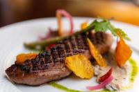 Jídlo v hotelu nebo okolí