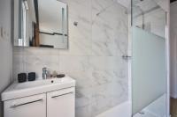 Łazienka w obiekcie 2.Luxueux Duplex 6/8pers/Full Equipped/République