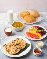 Makanan di atau berdekatan hotel