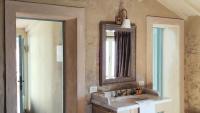 A bathroom at Podere Le Vedute