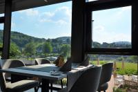 Nespecifikovaný výhled na hory nebo výhled na hory při pohledu z hotelu