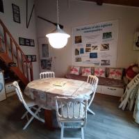 Posedenie v ubytovaní Appartement cosy à quelques pas de la plage de la Rémigeasse