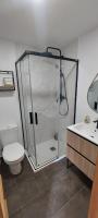 A bathroom at El HOGAR DE LAS MARIPOSAS - VUTE-22-057