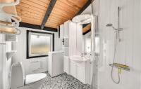Koupelna v ubytování Holiday Home Julianevej Hvide Sande Ix
