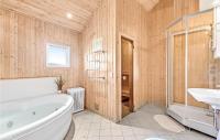 Koupelna v ubytování Holiday Home Udsigten Rudkøbing I
