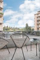 Balkón alebo terasa v ubytovaní Apt w/ View of OlympusZeusTemple/4BEDR-3BATH-2KITC