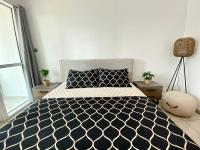 Půdorys ubytování Stylish apt Dubai Marina- Sea View-Tram 100m