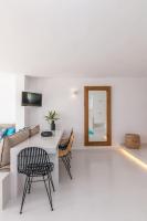 A television and/or entertainment centre at Dream House "B"