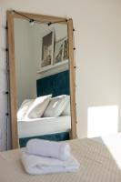 Posteľ alebo postele v izbe v ubytovaní Apartment with terrace and parking near beach