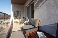 Balkón alebo terasa v ubytovaní Apartment with terrace and parking near beach