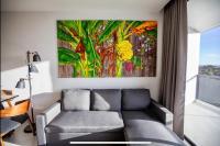 Posezení v ubytování Beachfront Escape Seaview Suites 5th & Top Floor- Mae Phim