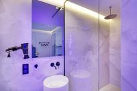 Gallery image of Couples Getaway Unit with Jacuzzi - City Center in Paris