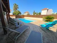 Bazén v ubytování Tarracotta Villa 4 bedroom, near Ayia Napa nebo v jeho okolí