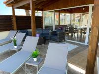 Posezení v ubytování Tarracotta Villa 4 bedroom, near Ayia Napa