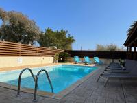 Bazén v ubytování Tarracotta Villa 4 bedroom, near Ayia Napa nebo v jeho okolí
