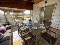 Posezení v ubytování Tarracotta Villa 4 bedroom, near Ayia Napa
