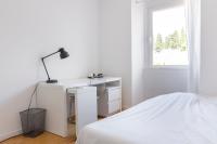 Postel nebo postele na pokoji v ubytování Comfy 3 Bedroom Apartment Campo de Ourique