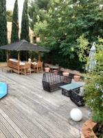 Ogród w obiekcie Nice 120 M Cosy With Garden Terrace And Paillote