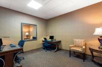 Hawthorn Extended Stay by Wyndham West Palm Beachにあるテレビまたはエンターテインメントセンター