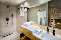 Ein Badezimmer in der Unterkunft Terra Solis Dubai