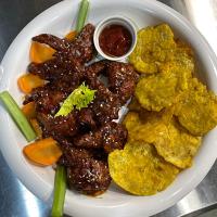 Jídlo v hostelu nebo okolí