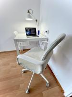 Televízia a/alebo spoločenská miestnosť v ubytovaní PALACE 4 WiFi 65'TV Netflix HBOGO Disney AppleTV