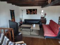 Posedenie v ubytovaní Maison Creusoise dans le village de Fontanières.