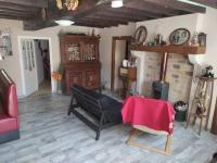 Posedenie v ubytovaní Maison Creusoise dans le village de Fontanières.