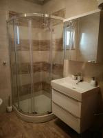 Kúpeľňa v ubytovaní Apartment in Lopar with sea view, terrace, washing machine 593-4