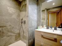 Plán poschodí v ubytovaní Appartement neuf 3 chambres avec balcon, exposé Sud, au pied des pistes à Courchevel - FR-1-664-14