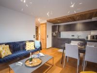 Kuchyňa alebo kuchynka v ubytovaní Appartement neuf et équipé au centre de Chamonix - FR-1-343-220